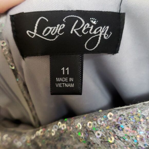 Love reign dress - Picture 3 of 3